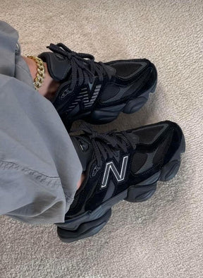 New Balance 9060 | Triple Black